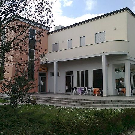 Al Flor Hotel Банякавало Екстериор снимка